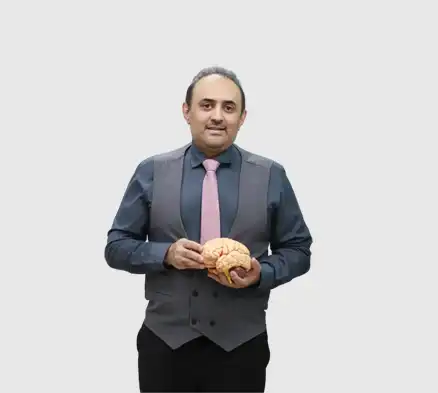 تصویر دکتر مهران مرادی، جراح مغز و اعصاب و ستون فقرات